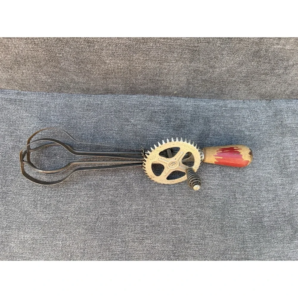 Vintage A&J‎ Bright Red Wooden Handle Egg Beater Hand Mixer Patent 1923 USA